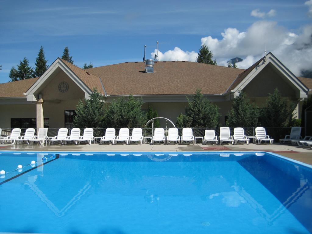 Radium Valley Vacation Resort Invermere Esterno foto