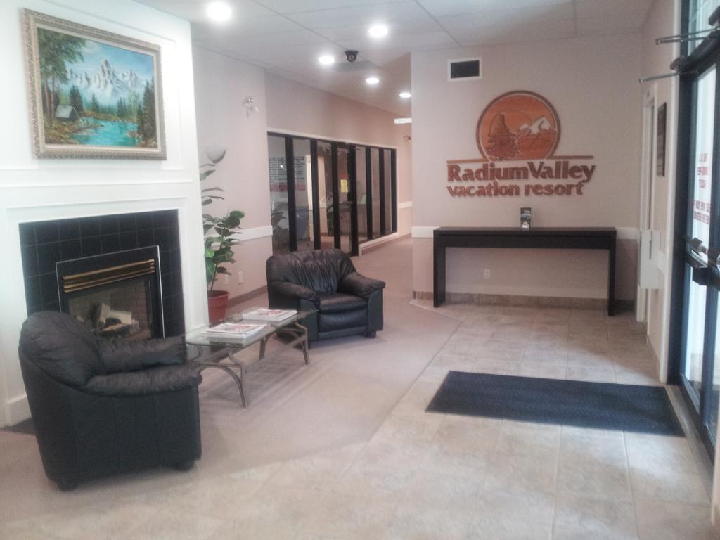 Radium Valley Vacation Resort Invermere Esterno foto